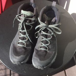 Salomon Outline hiking boots